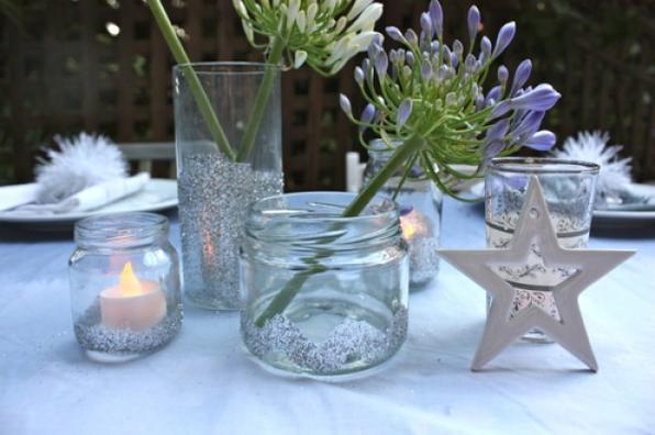 Elementos como estrelas, velas e flores são bastante usados na decoração de réveillon - Reprodução/Internet Elementos como estrelas, velas e flores são bastante usados na decoração de réveillon - Reprodução/Internet