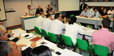 Governador em exercício recomendou que administradores regionais apertem o cerco contra as invasões de áreas públicas (Acacio Pinheiro) Governador em exercício recomendou que administradores regionais apertem o cerco contra as invasões de áreas públicas (Acacio Pinheiro)