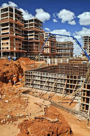 Contratos para im�veis novos e usados assinados no primeiro semestre atingiram R$ 33,5 bilh�es (Rafael Ohana/CB/D.A Press)