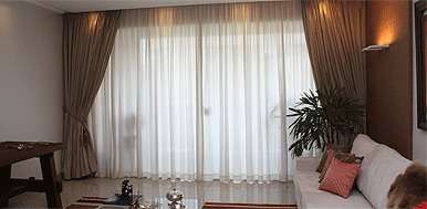 Cortinas automatizadas, projetadas pela arquiteta Luciana Passamani (Valério Ayres/Esp. CB/D.A Press) Cortinas automatizadas, projetadas pela arquiteta Luciana Passamani (Valério Ayres/Esp. CB/D.A Press)