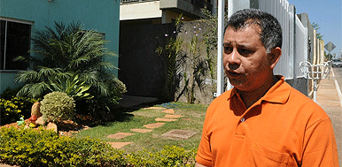 Carlos Viana tem casa no Condomínio Jardim Botânico VI e afirma: a maioria dos moradores não pode pagar mais de R$ 400 mil por um lote (Adauto Cruz/CB/D.A Press ) Carlos Viana tem casa no Condomínio Jardim Botânico VI e afirma: a maioria dos moradores não pode pagar mais de R$ 400 mil por um lote (Adauto Cruz/CB/D.A Press )