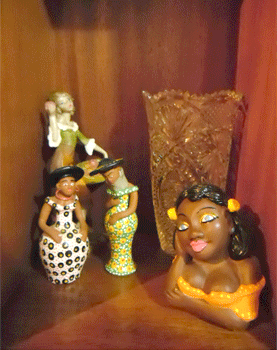 Bonecas artesanais compradas no Nordeste e em Piren�polis